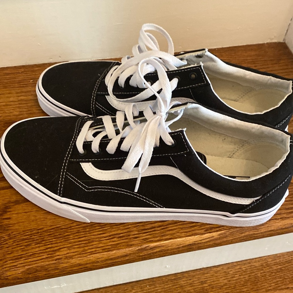 Men’s black Vans 11